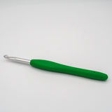 clover amour crochet hook in size 5.5mm. Aluminium hook with green ergonomic handle for comfortable grip and use.