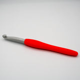 clover amour crochet hook in size 9mm. Plastic hook with reds soft ergonomic handle for comfortable grip and use.